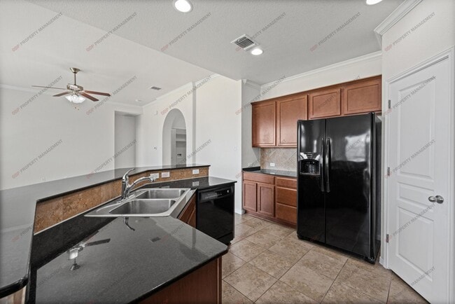 Building Photo - 516 Cross Dr.