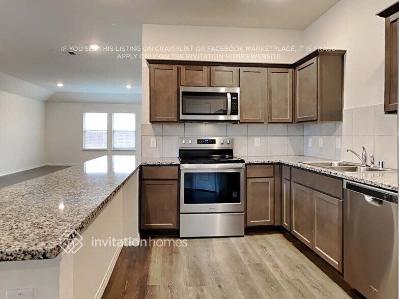 Building Photo - 608 Nexus Dr