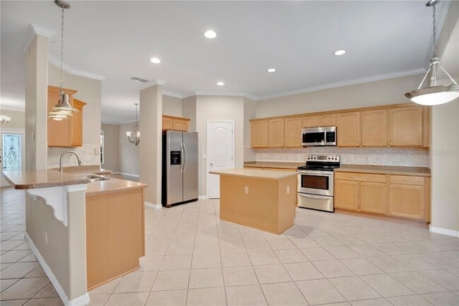 Building Photo - 2615 Lakemoor Dr