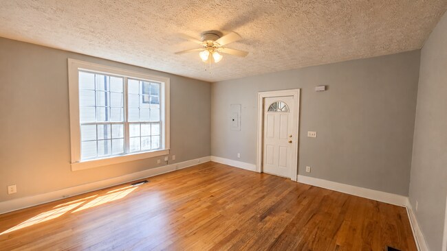 Building Photo - 227 Hendrix Ave SW