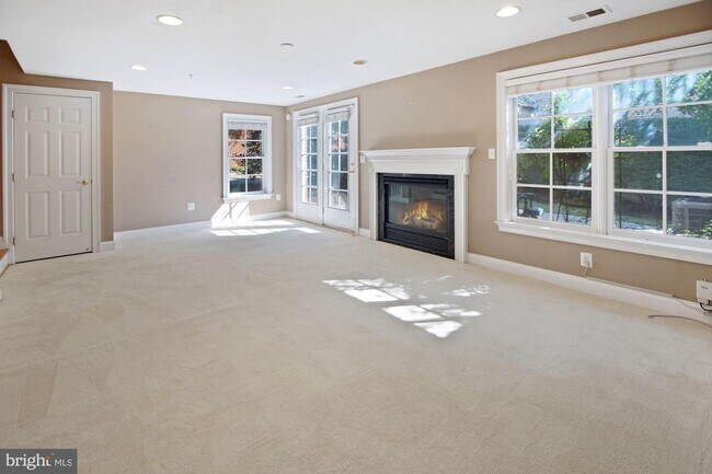 Building Photo - 8629 Terrace Garden Way