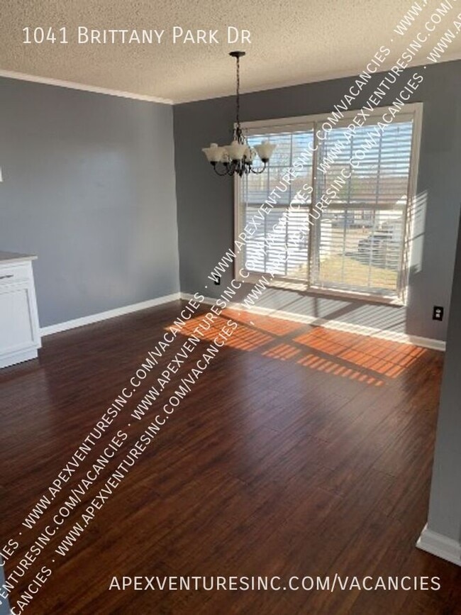 Building Photo - 1041 Brittany Park Dr