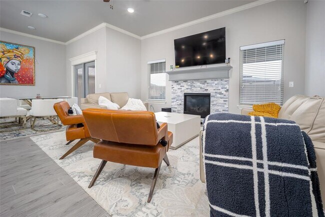 Building Photo - 18644 Groveton Blvd