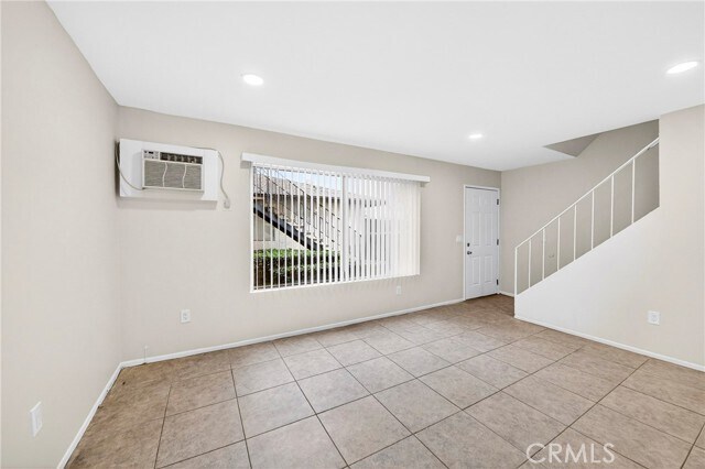 Building Photo - 160 Greentree Ln