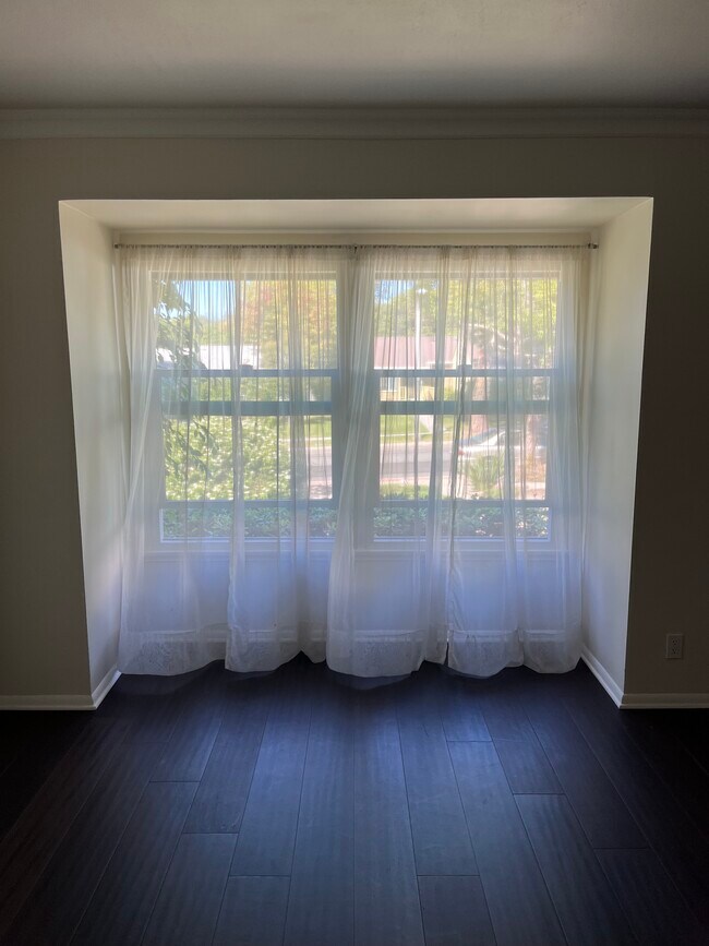 Building Photo - 10716 Northgate St