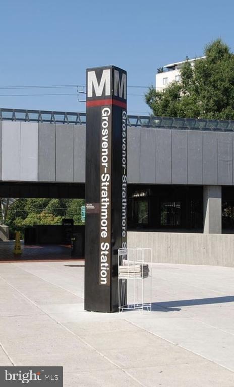 Building Photo - 7000 Old Cabin Ln