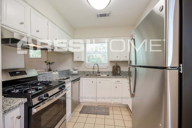 Building Photo - 7127 Kings Dr