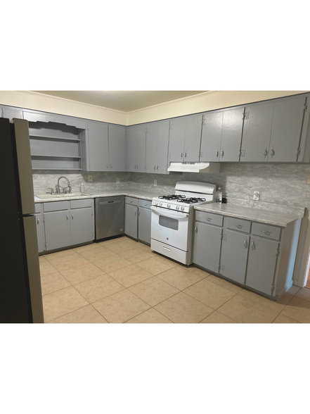 Eat-In Kitchen - 4212 N Locust St