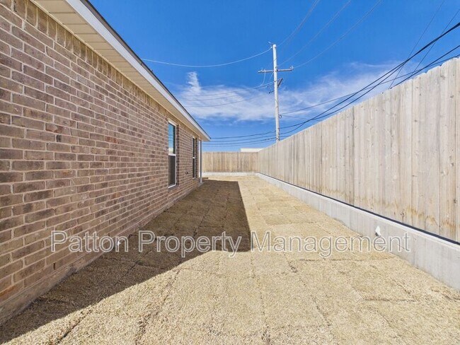 Building Photo - 2801 Ranch House Rd