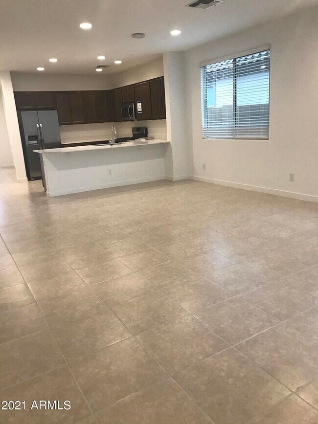 Building Photo - 1331 E Maldonado Dr