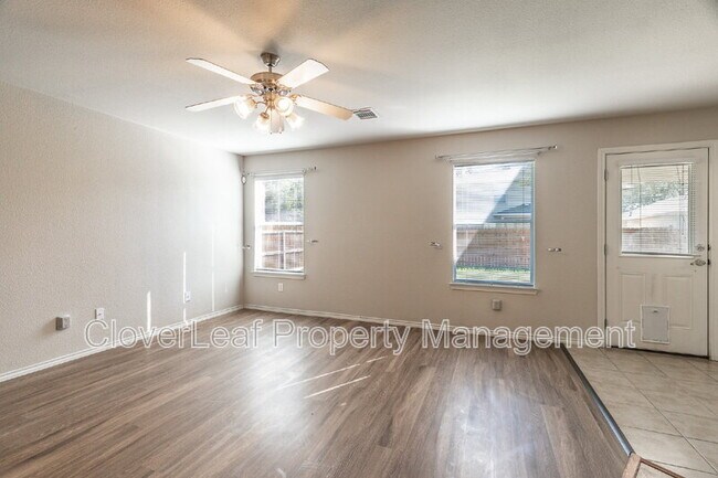 Building Photo - 104 Rattlesnake Way