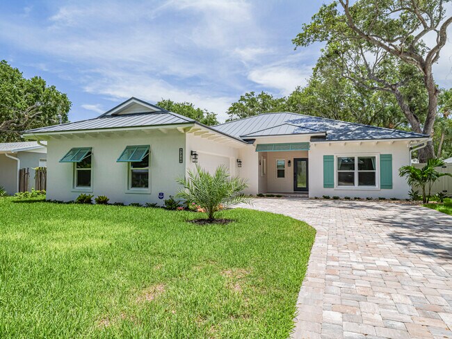 Primary Photo - 9340 Frangipani Dr