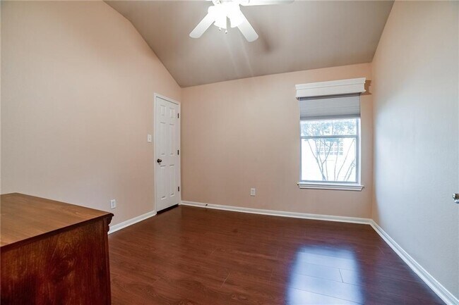 Building Photo - 1203 Calistoga Dr