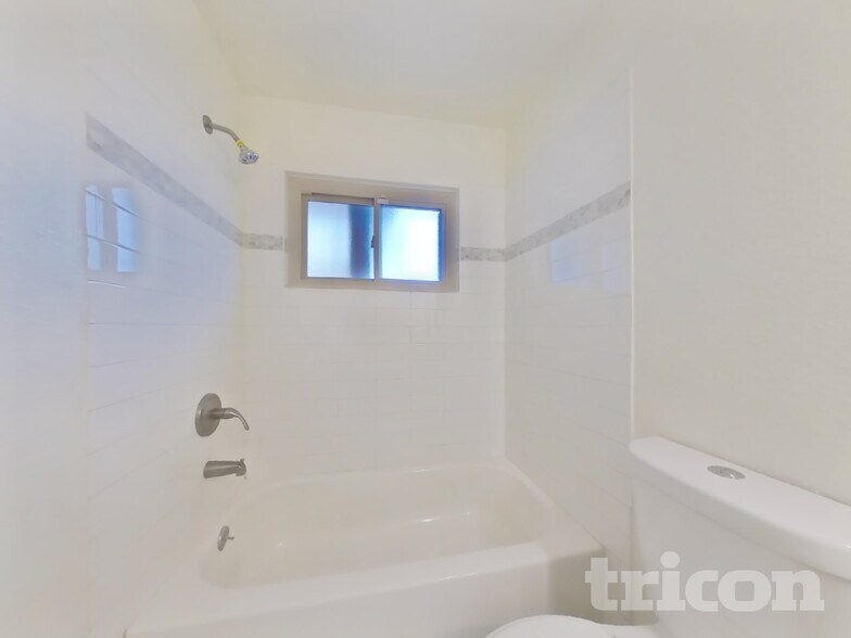 Building Photo - 5321 57th St