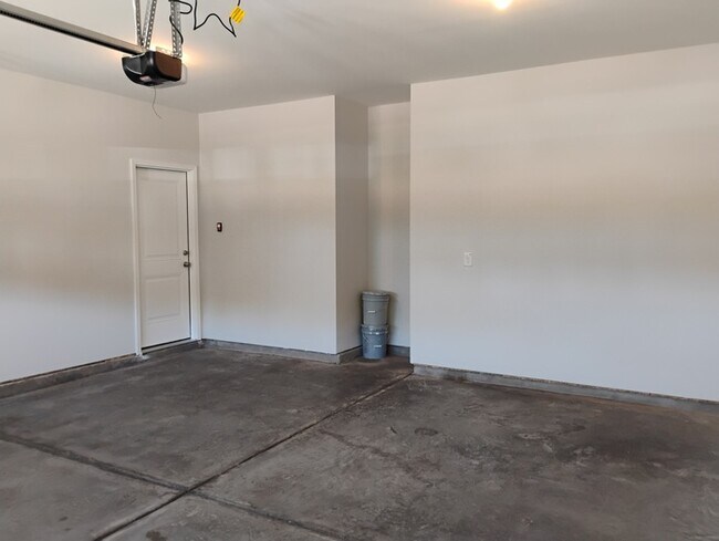 Building Photo - Ovation @ Sweetbrier