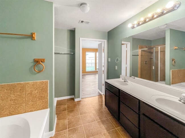 Building Photo - 9303 Daisy Cove Ln