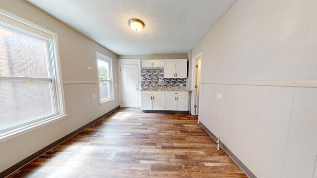 Building Photo - 5001 Denison Ave