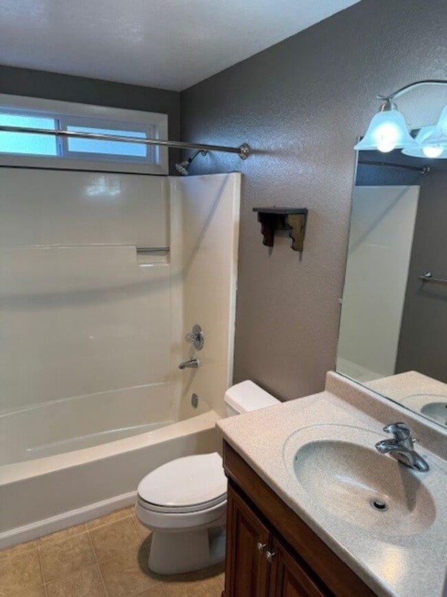 Building Photo - Three Bedroom house for lease in Old East ...