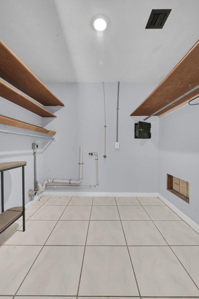 Building Photo - 4910 Ralls Rd