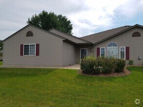 Building Photo - One level living in this end unit townhome!