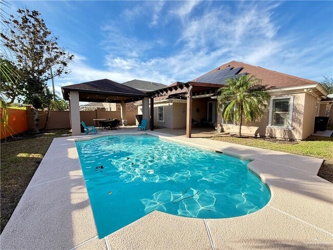 Building Photo - 12 Tyler Ave