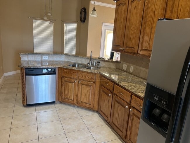 Building Photo - 203 Weeping Willow Ct