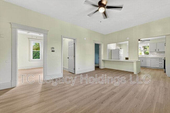 Building Photo - 115 Martin St