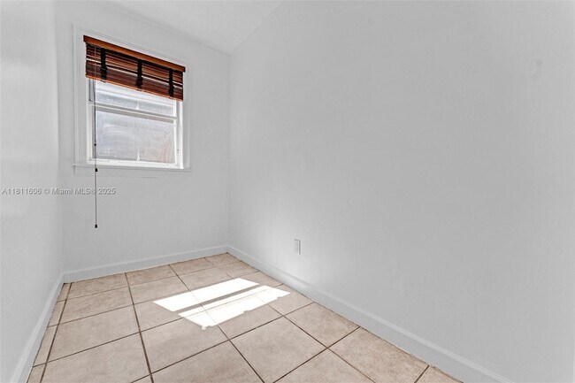 Building Photo - 4741 NW 94th Ct