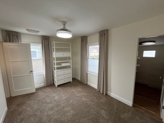 Building Photo - 2 Bedroom 2 Bath Single Family Home in Orange