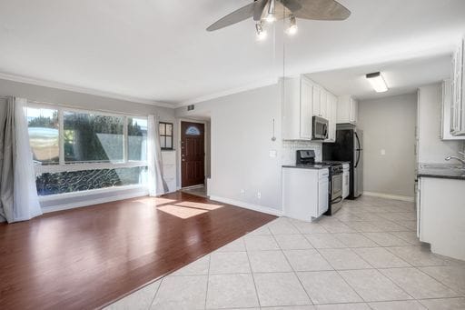 Building Photo - San Diego City Heights Upstairs Condo Two Weeks FREE in Beautiful Gated Complex- Available Now