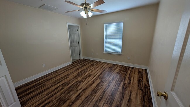 Building Photo - 3268 Sugar Berry Way