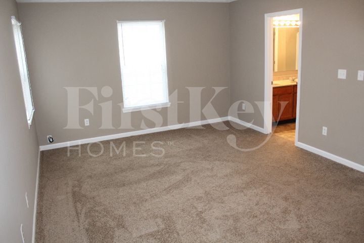 Building Photo - 10988 Cedar Pine Dr