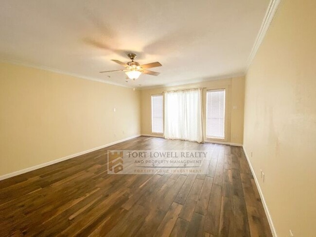 Building Photo - Super Charming 2 Bedroom 2 Bathroom Townhouse