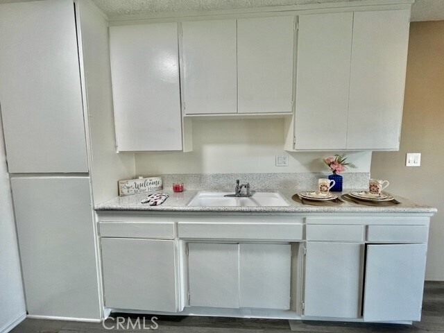 Building Photo - 686 E Cottonwood Rd