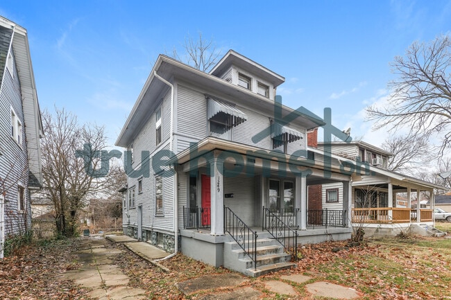 Building Photo - 1249 Everett Dr