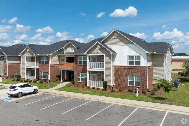Primary Photo - McArthur Park Apartments