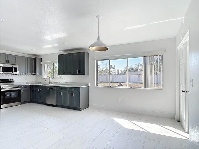 Building Photo - 4487 Pocatella Ave