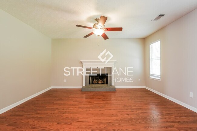 Building Photo - Charming 3 Bedroom in Atlanta!
