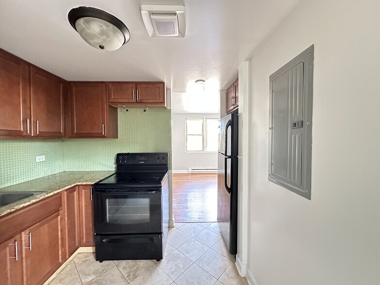 Building Photo - 7632.5 N Milwaukee Ave