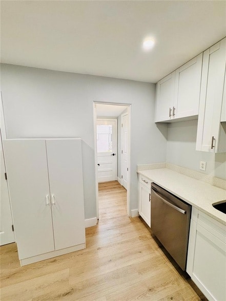 Building Photo - 2837 18th Ave N