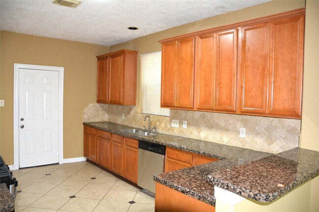 Building Photo - 10916 Panther Ct