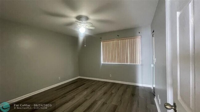 Building Photo - 1432 SW 47th Ave