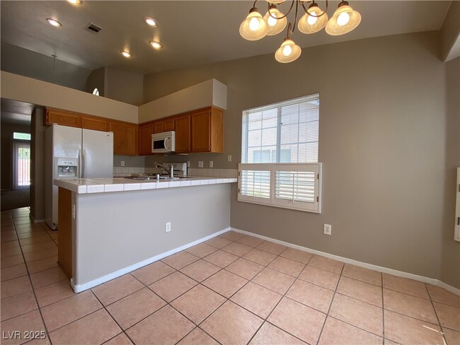 Building Photo - 9848 Double Rock Dr