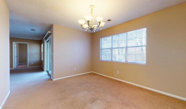 Building Photo - 1019 Waters Edge Dr