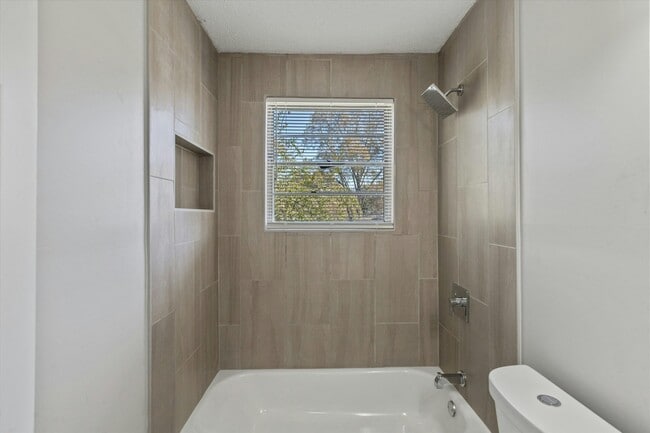 Building Photo - 1779 Preston St