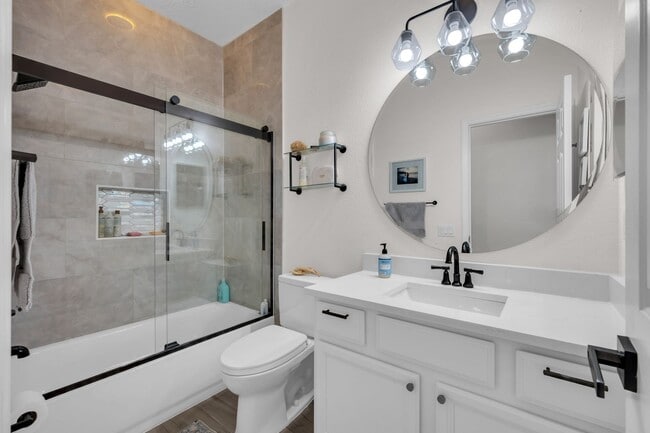 Building Photo - Venetian Harbor 3 bed 2.5 bath + Office/Den & 2 car tandem oversized garage!