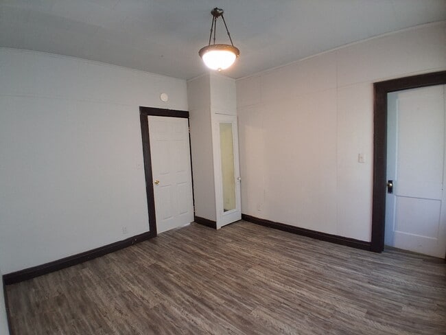 Building Photo - 501  Avenue-B