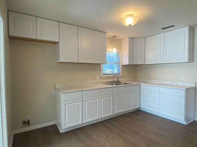 Building Photo - REFRESHED 2 BEDROOM, 1 BATH BELTON ISD