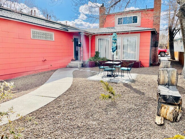 Building Photo - 625 Plumas St
