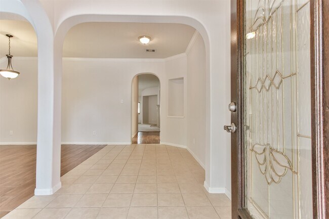 Building Photo - 14603 Whispering Cypress Dr